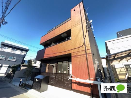 �����s������M���P���ڂ̃A�p�[�g�̌����O��