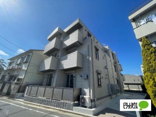 �����s���������̃A�p�[�g�̌����O��