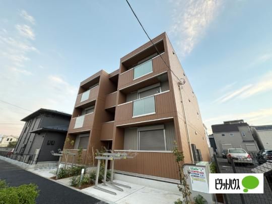 �����s������Ð�J�{���Q���ڂ̃A�p�[�g�̌����O��