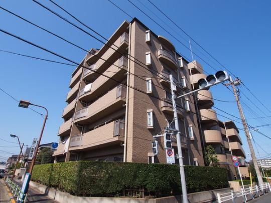 �����s�����擌�x�؂R���ڂ̃}���V�����̌����O��