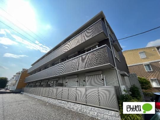 �����s������ے˒��̃A�p�[�g�̌����O��