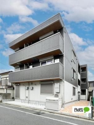 �����s�������c�ƂR���ڂ̃A�p�[�g�̌����O��