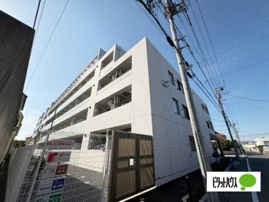 �����s������ɐl�P���ڂ̃}���V�����̌����O��