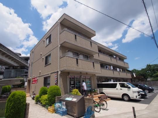 �����s������ɐl�Q���ڂ̃A�p�[�g�̌����O��