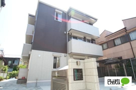 �����s������{�؂P���ڂ̃A�p�[�g�̌����O��