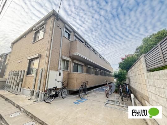 �����s������Ԕ��R���ڂ̃A�p�[�g�̌����O��