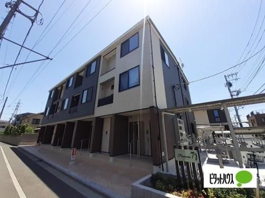 �����s�������R���ڂ̃A�p�[�g�̌����O��