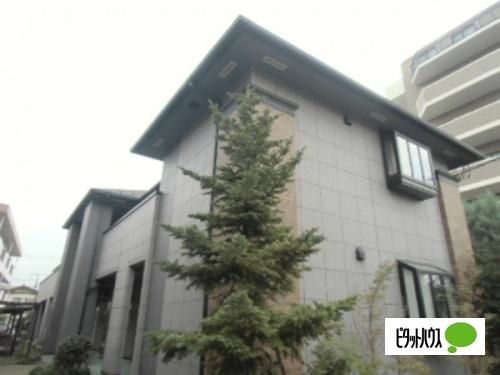 �����s�����摫���R���ڂ̃A�p�[�g�̌����O��