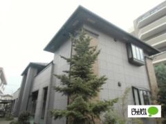 �����s�����摫���R���ڂ̃A�p�[�g�̌����O��