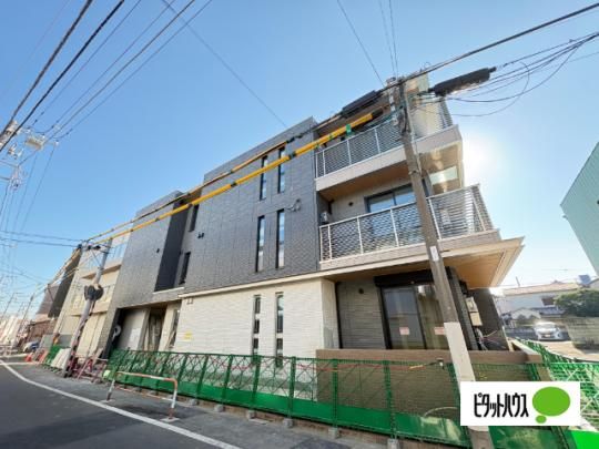 �����s������{�ؓ����̃A�p�[�g�̌����O��