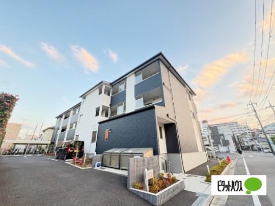 �����s������ɐl�P���ڂ̃A�p�[�g�̌����O��