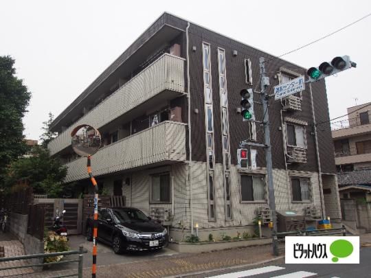 �����s�����拻��Q���ڂ̃A�p�[�g�̌����O��